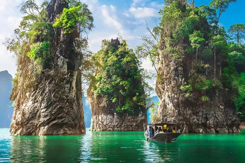 The Khao Sok Ntional Park, Cheow Lan Lake.