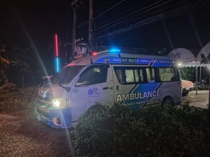 Ambulance Refer in Phichit at night.