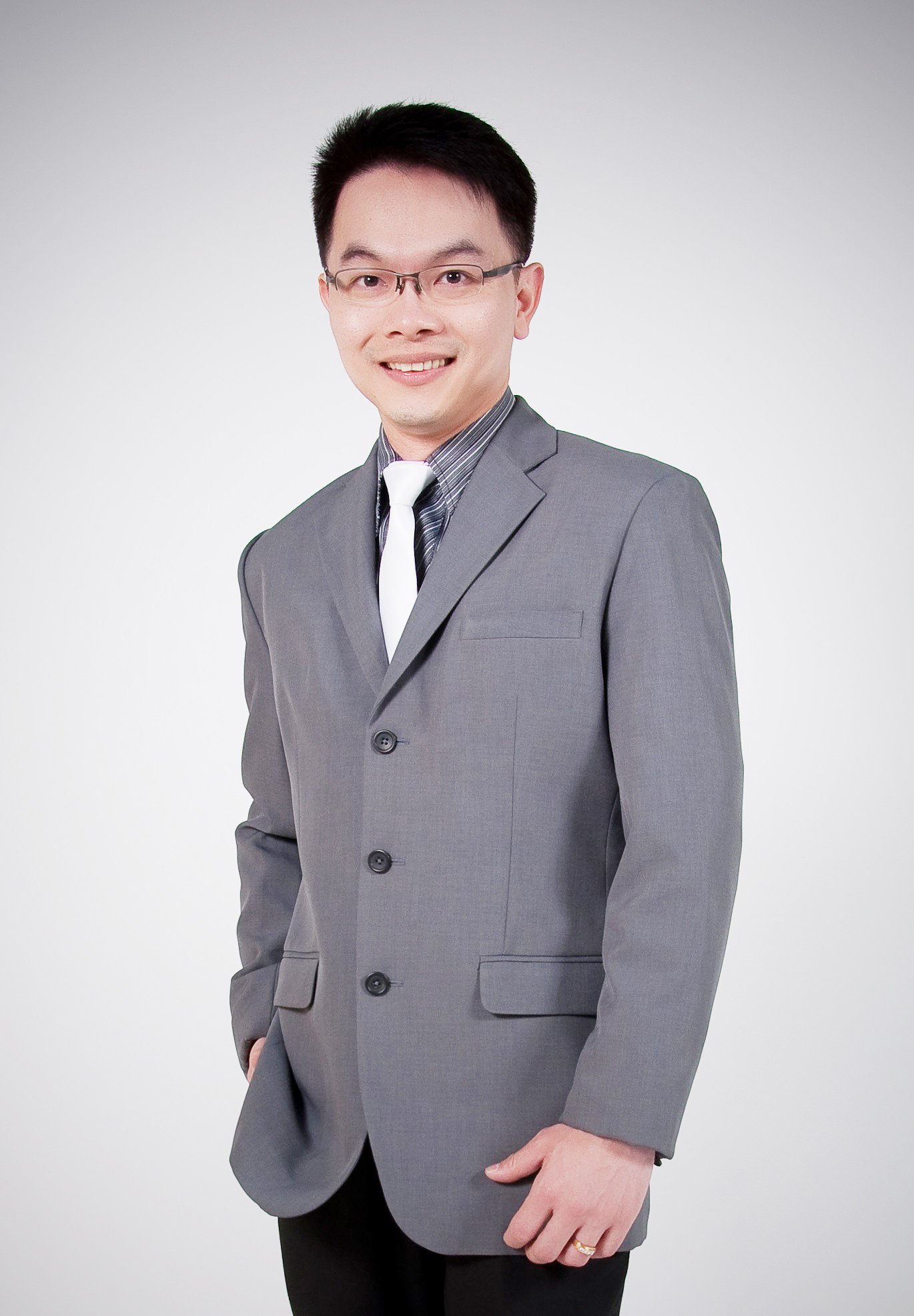 Assoc. Prof. Krit Pongpirul, M.D., M.P.H., Ph.D. Department of Preventive and Social Medicine, Faculty of Medicine, Chulalongkorn University