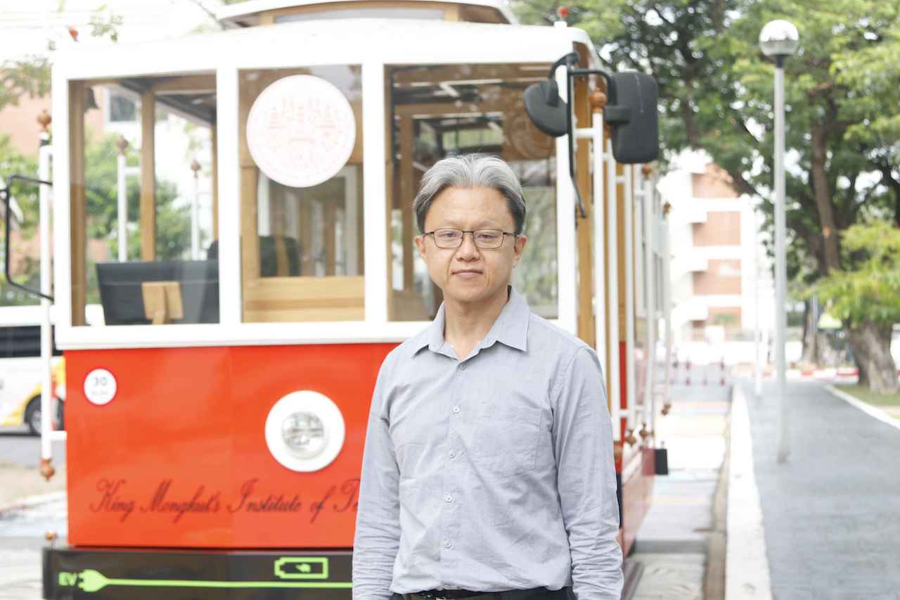 Asst. Prof. Dr. Teeraphon Phophongviwat