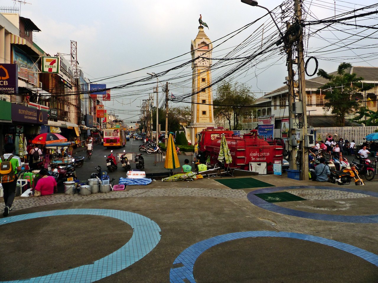 Busy street in Nonthaburi