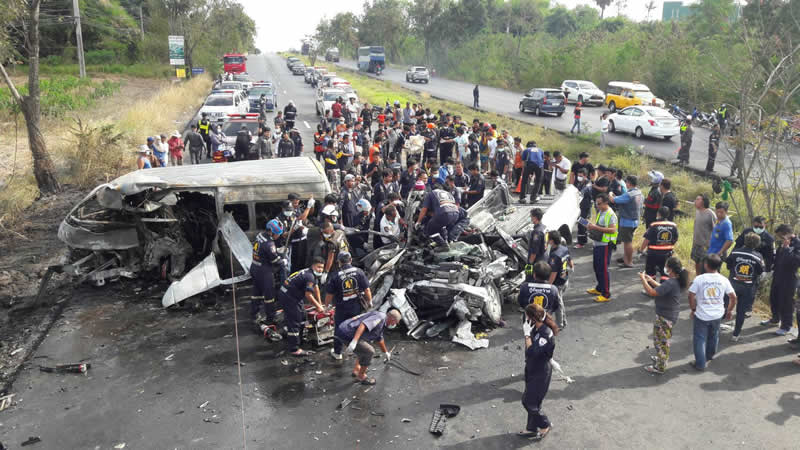 Minivan-pickup accident in Chonburi