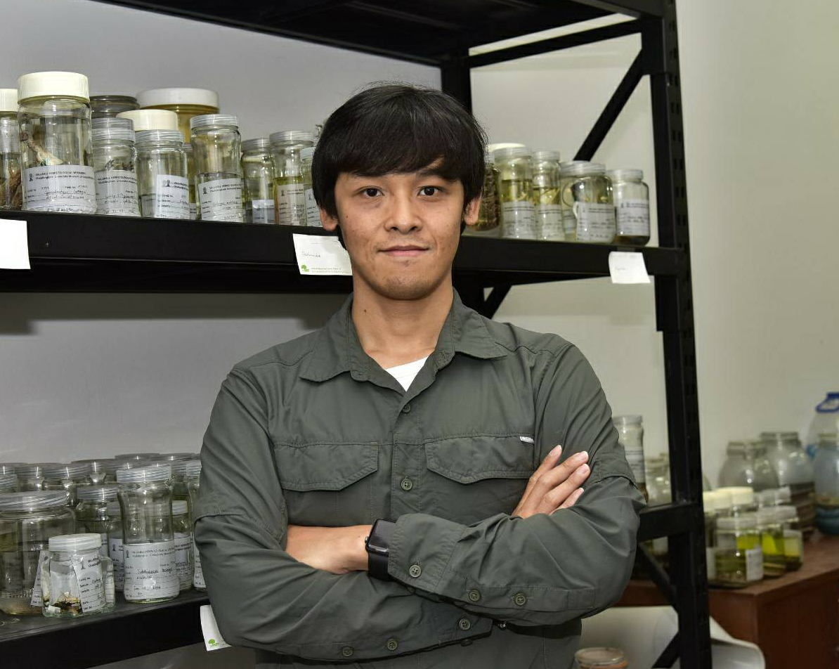 Dr. Panupong Thammachoti, Department of Biology, Faculty of Science, Chulalongkorn University