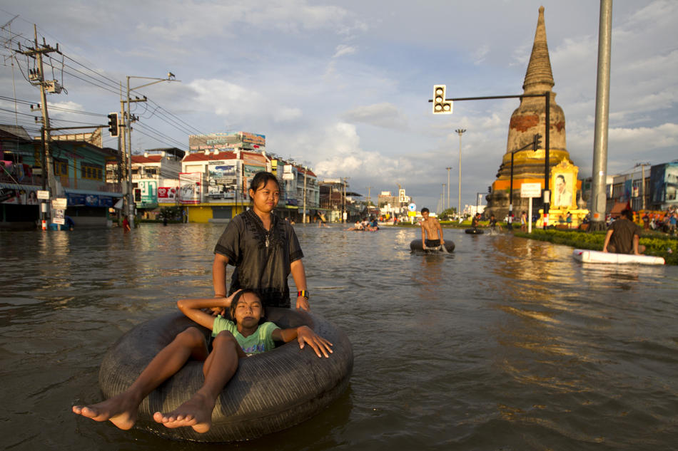Flooding causes havoc October 9, 2011 in Ayutthaya,