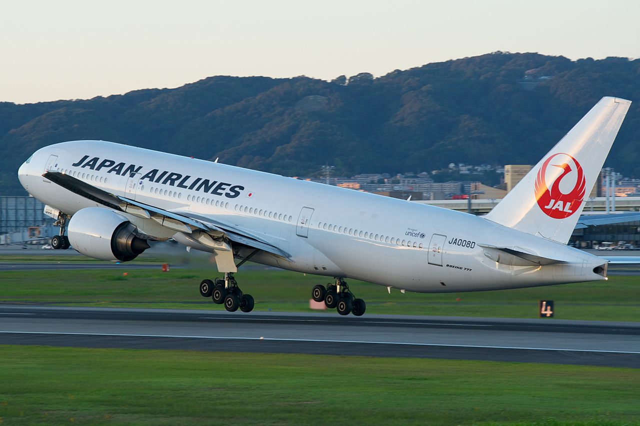 Japan Airlines Boeing 777-200 taking off