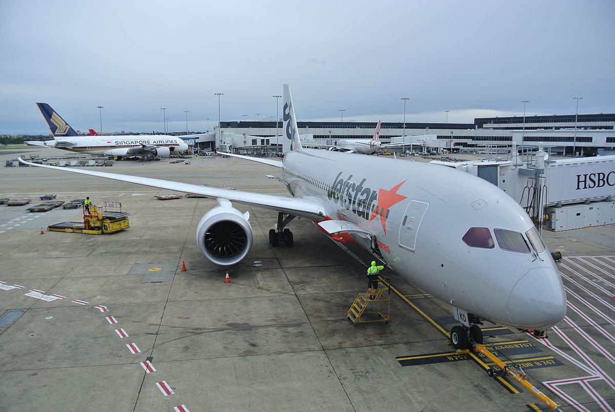 Jetstar Boeing 787 at Sydney Airport