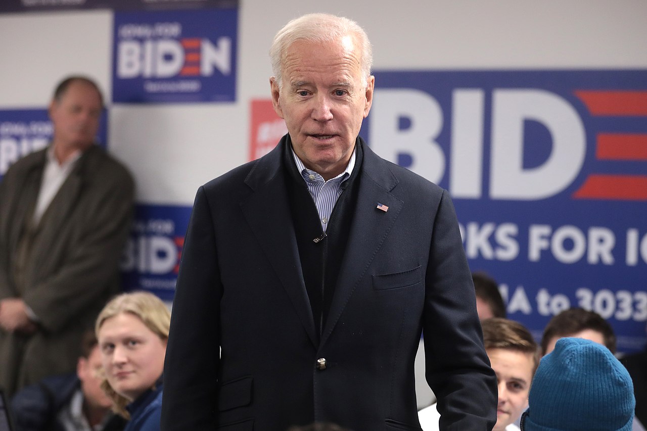 Joe Biden speaking with supporters at his presidential campaign office in Des Moines, Iowa (USA)