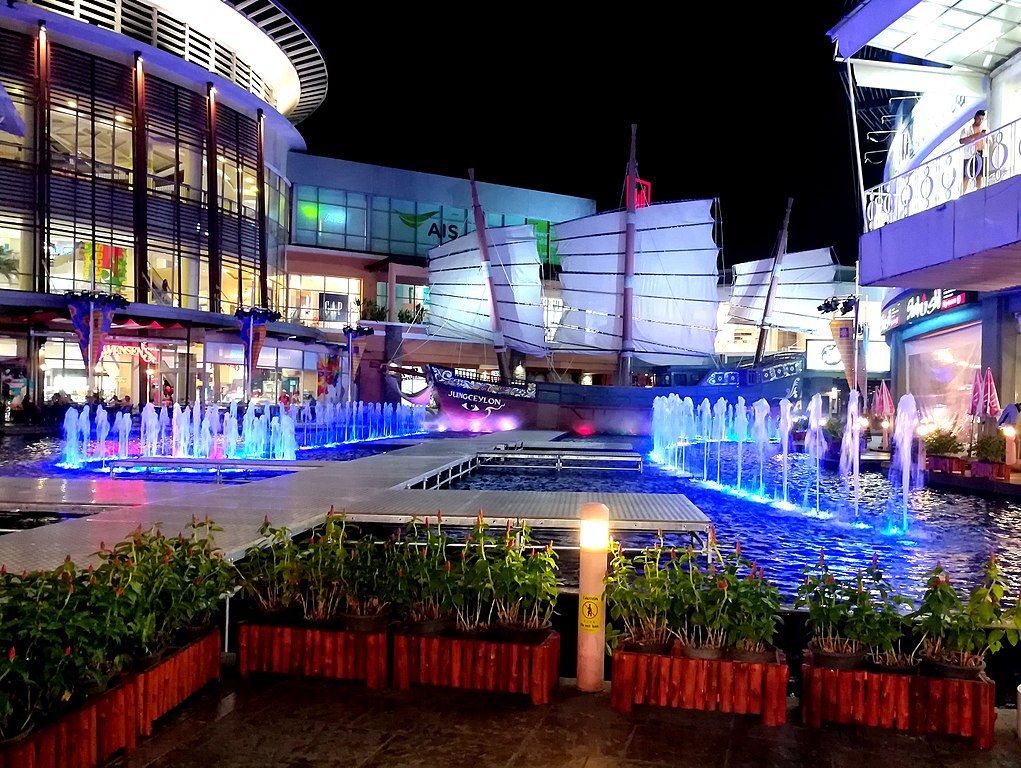 Jungceylon shopping centre in Patong, Phuke