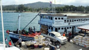 Ferry from Koh Samui to Koh Tao via Thong Sala Pier in Koh Phangan.