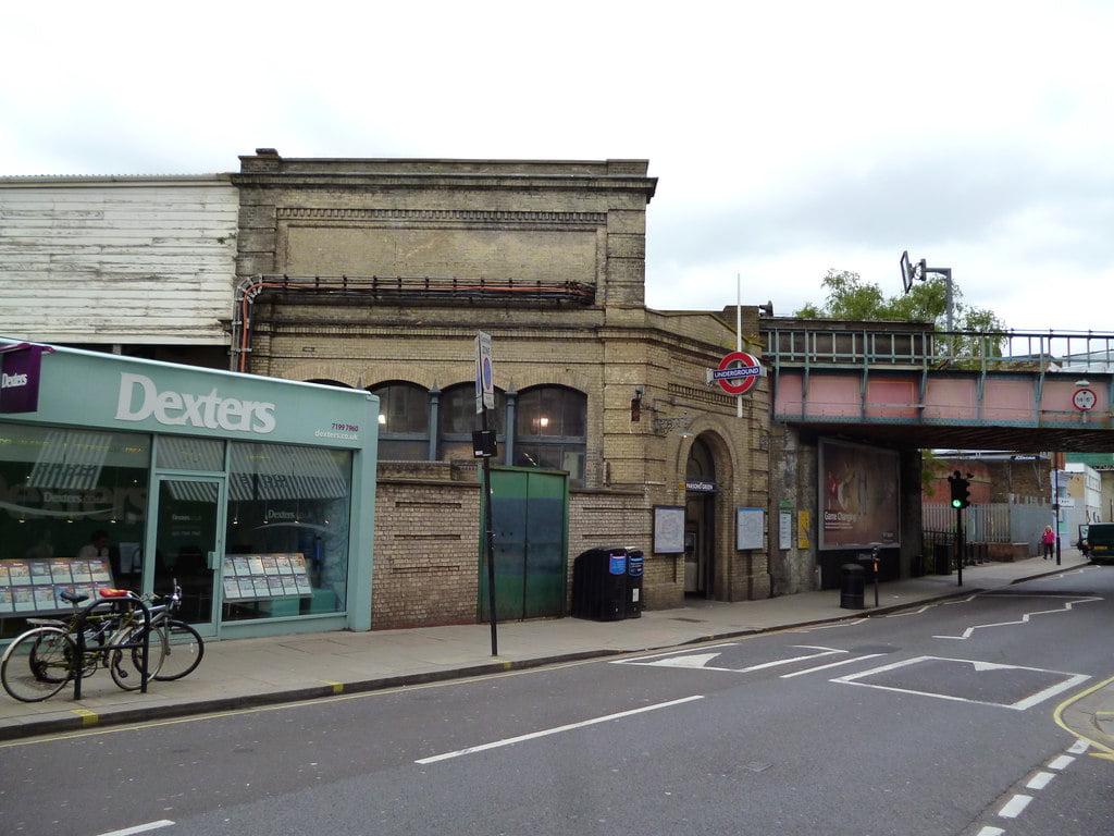 Parsons Green Station tube