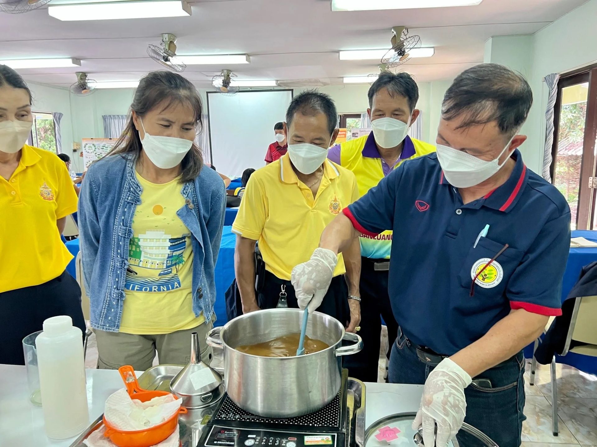 Mix all three ingredients under constant 70-80 degrees Celsius heat for about 1 hour.