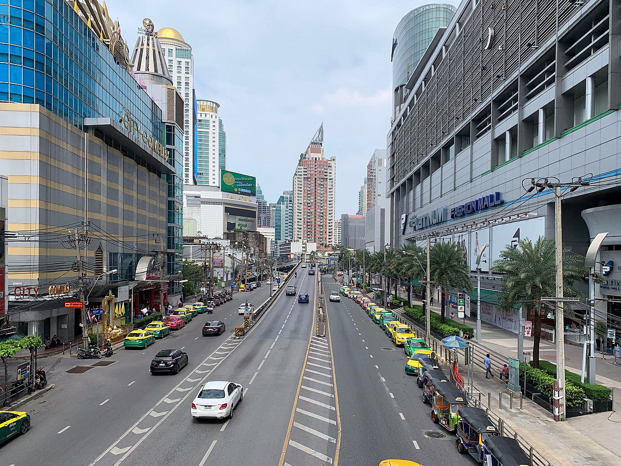 Phetchaburi Road in Bang Kapi, Bangkok.