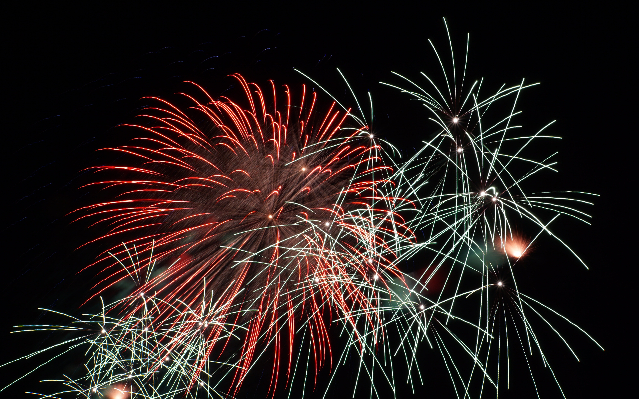 China celebrates New Year's Eve with spectacular light show