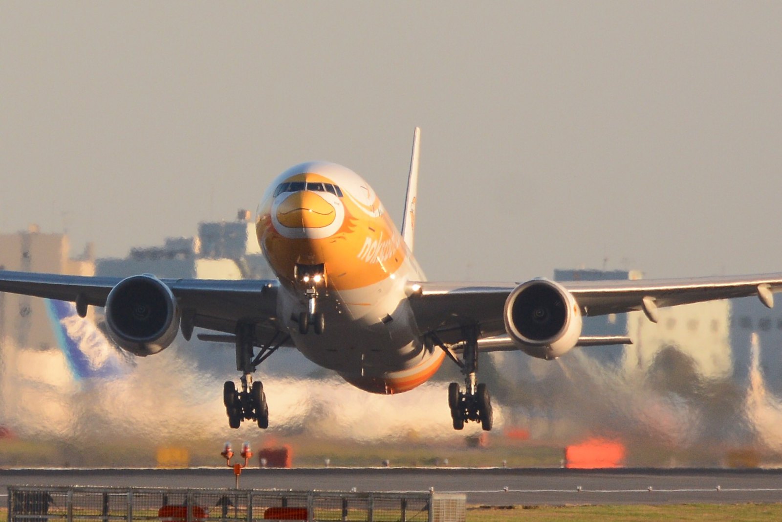 Nokscoot Boeing 777-200ER HS-XBA NRT taking off