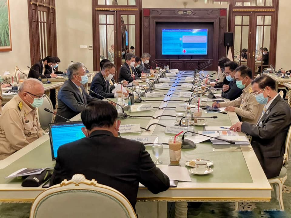 PM Prayut Chan-o-cha in a meeting to follow up and consider ways to provide assistance to people and entrepreneurs affected by COVID-19 In both economic and social aspects