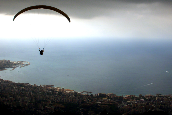 Paraglide take-off showing the curvature of the wing