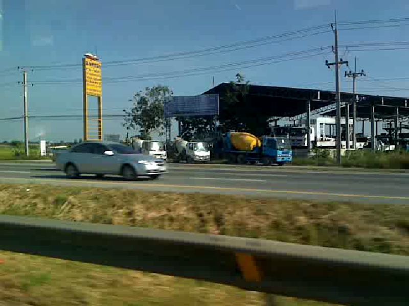Road in Pathum Thani