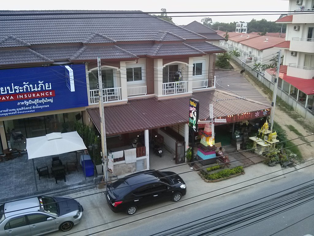 Street in Nong Prue, Bang Lamung District