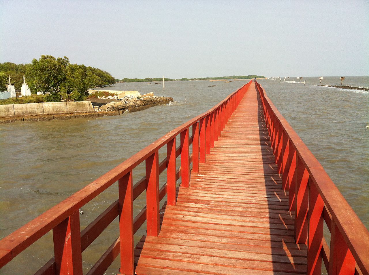 Phanthai Norasing in Samut Sakhon District.