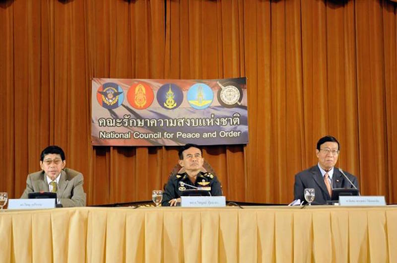 Wissanu Krea-ngam and NCPO officials