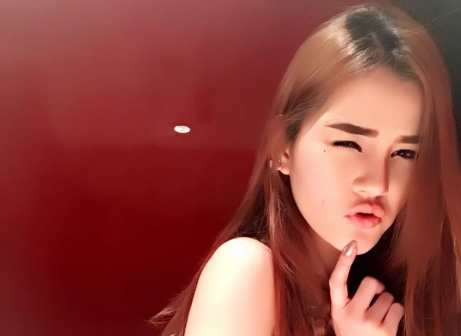 Preeyanuch "Preaw" Nonwangchai suspected of killing a 22-year-old karaoke girl