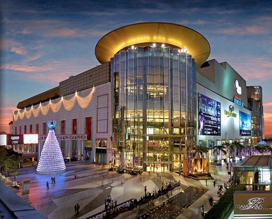 Siam Paragon luxury shopping center in Bangkok