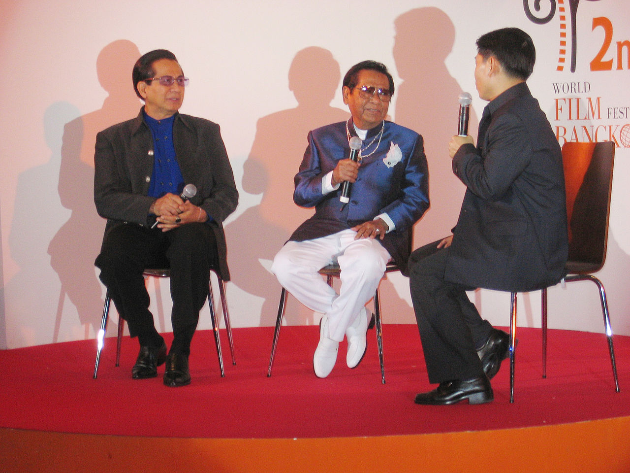 Thai actor Sombat Metanee and director Dokdin Kanyamarn