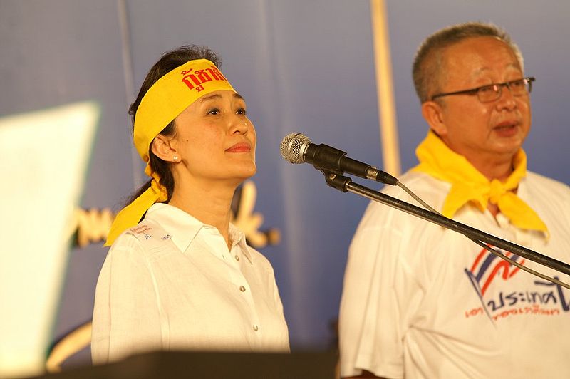 Pawongduen Yontararak, a former actress in 1980s and Sondhi Limthongkul