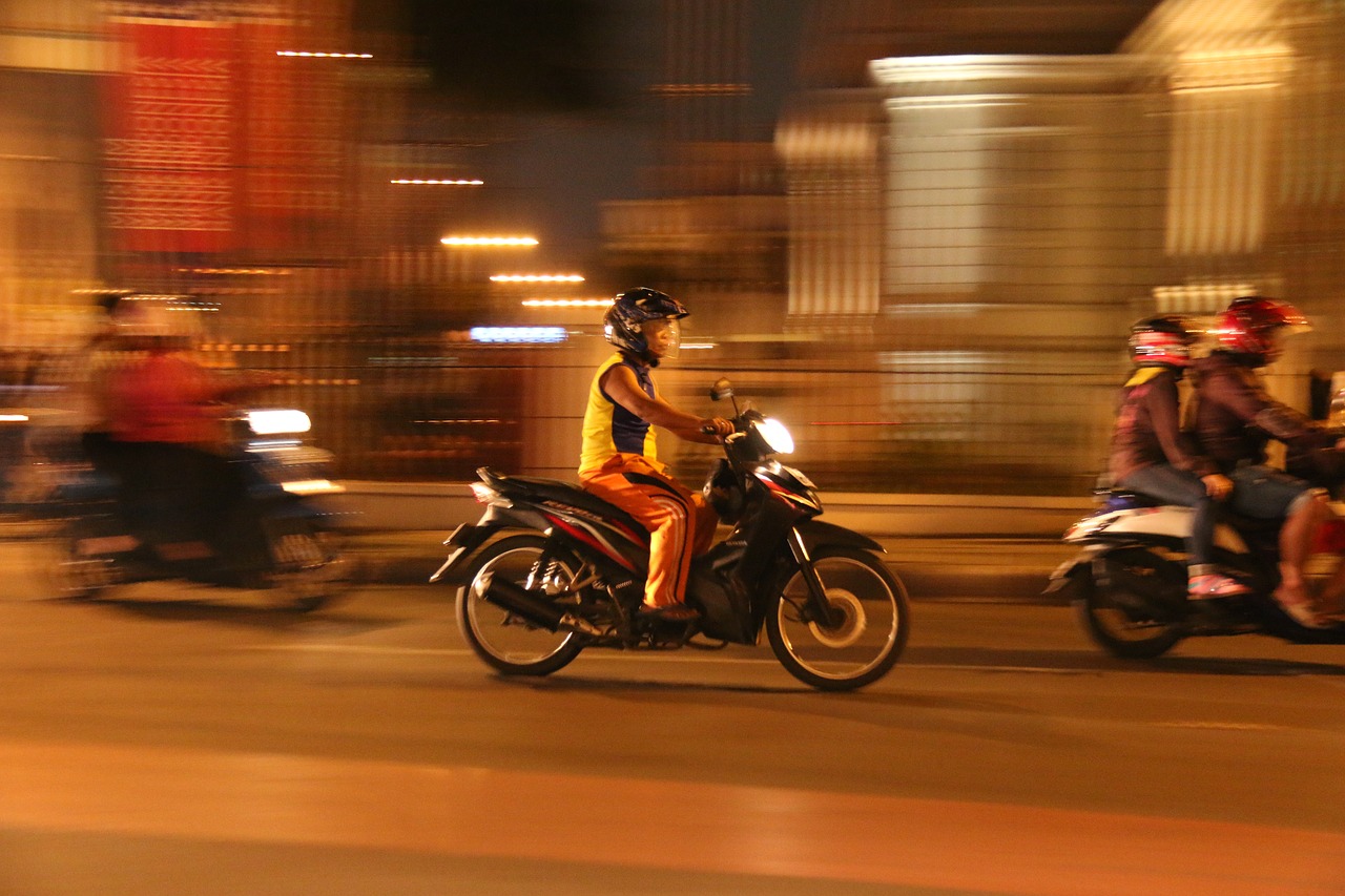 Street racers at night time