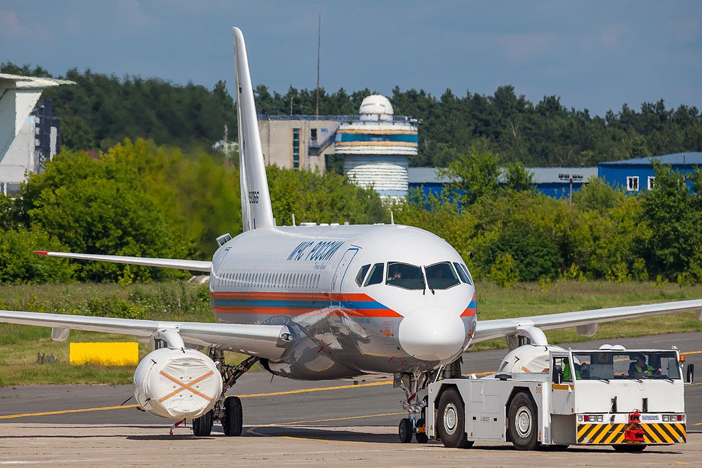 MChS Rossii Sukhoi Superjet 100-95LR