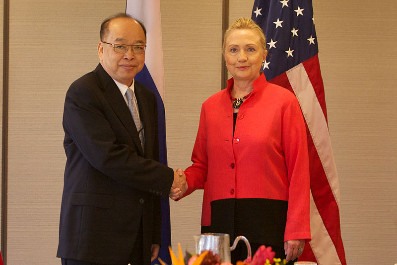 Surapong Tovichakchaikul with Hillary Clinton