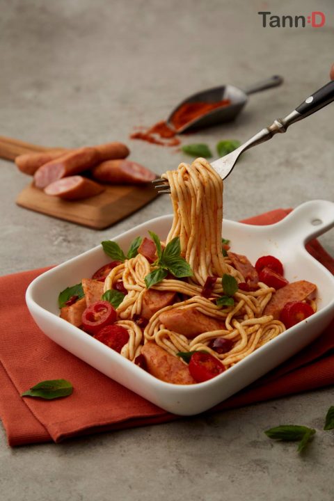 "Tann:D" egg white noodles with tomato sauce