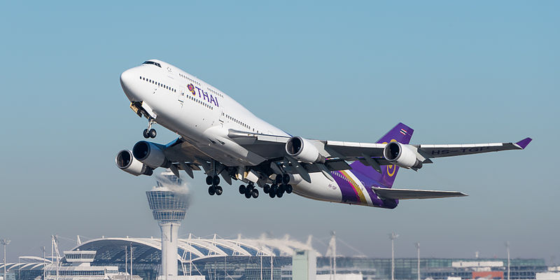 Thai-Airways Boeing 747-4D7 taking off at Munich Airport