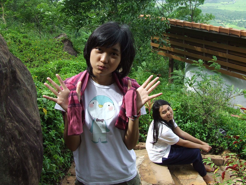 2 Thai girls