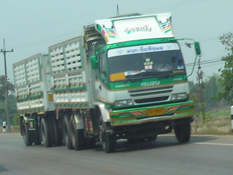 Isuzu coupled trailer In Thailand