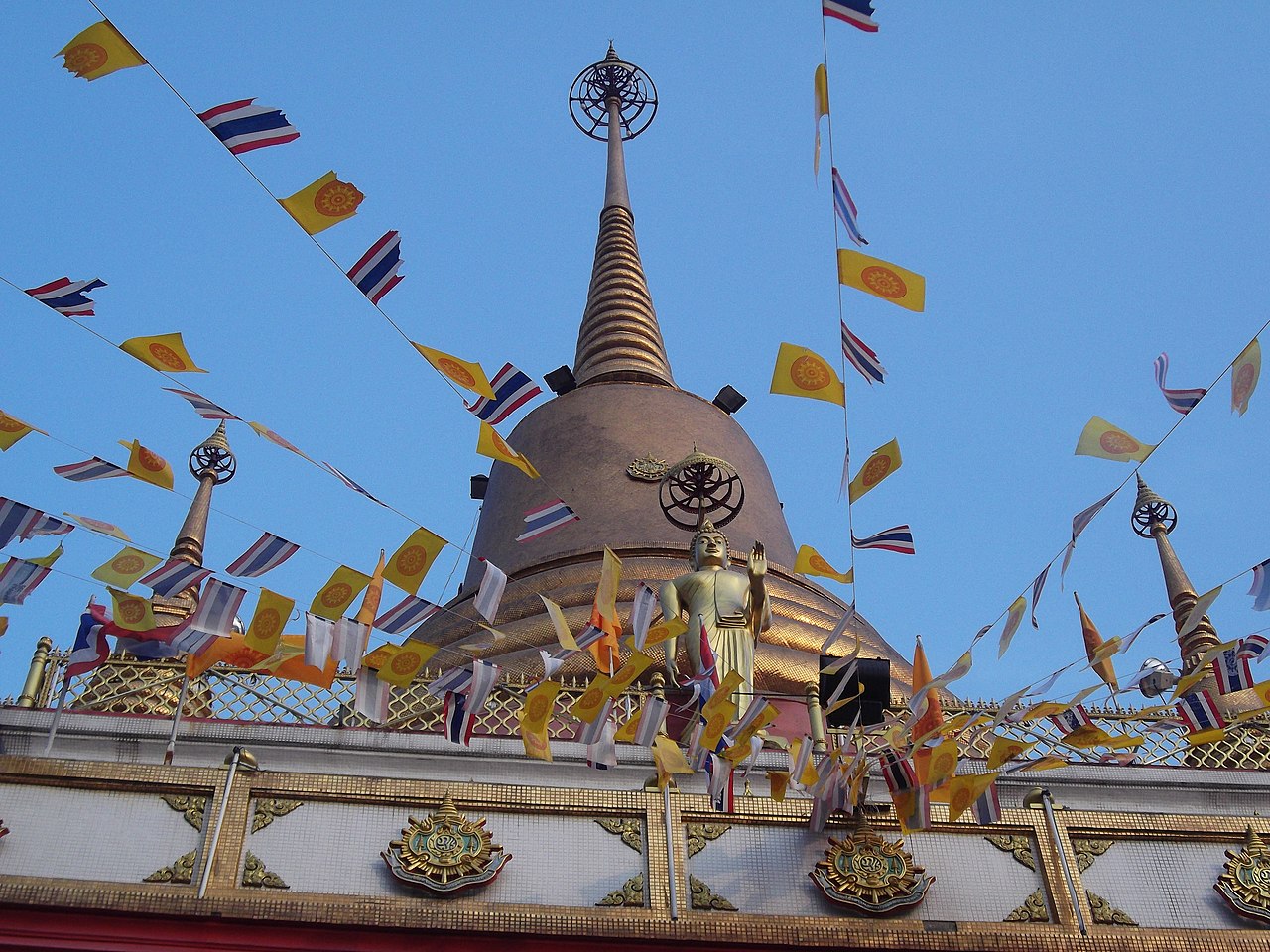 The Chedi of Wat Bang Na Nai in Bang Na District, Bangkok