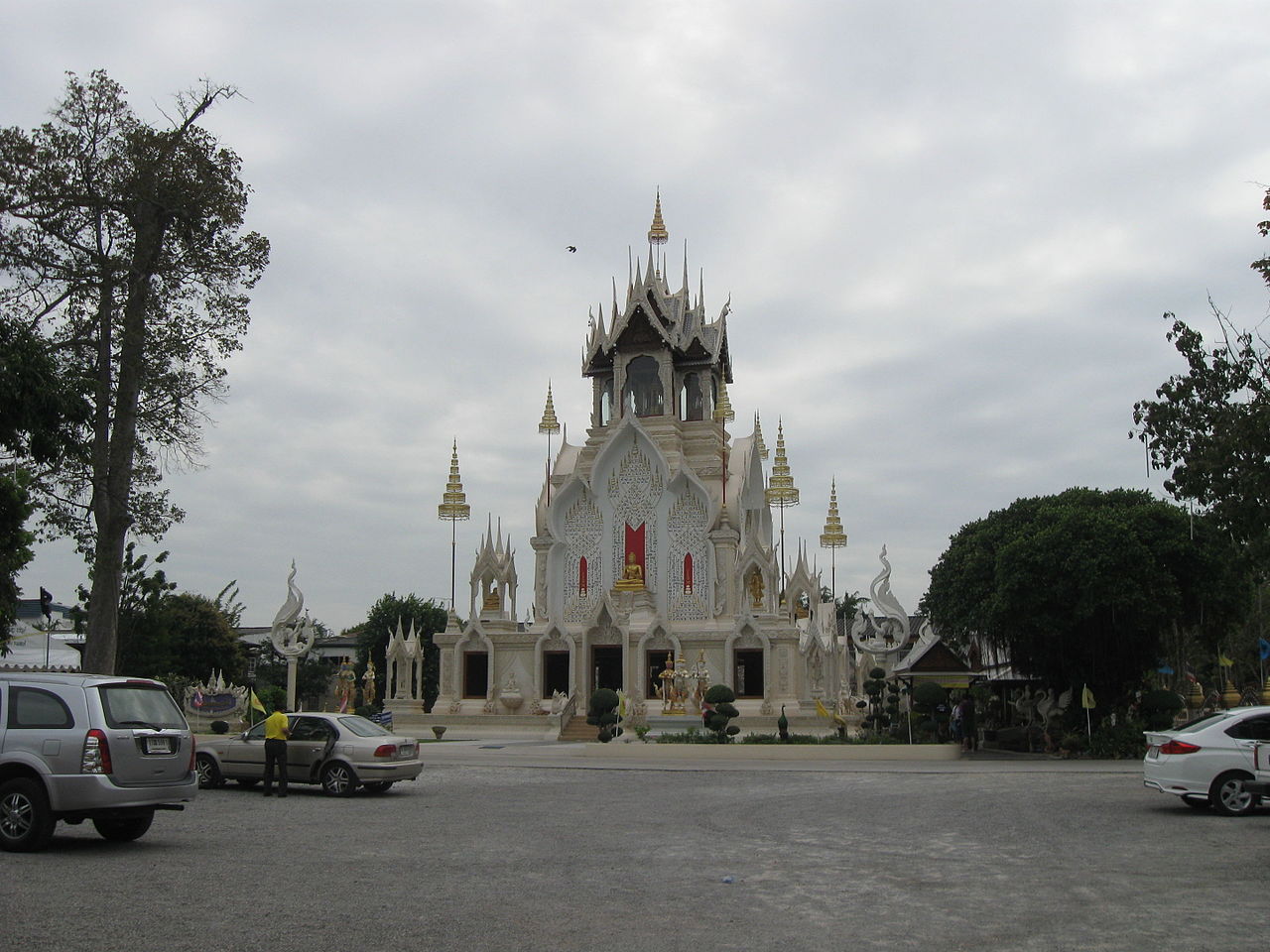 Wat Khoi, a modern temple in Phetchaburi