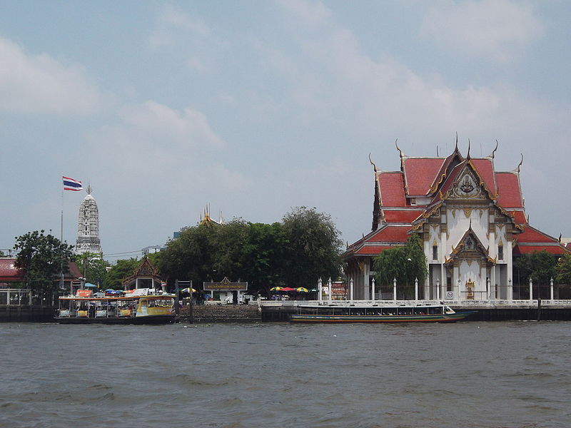 Wat Rakhang Kositaram Woramahawihan, Bangkok Noi district
