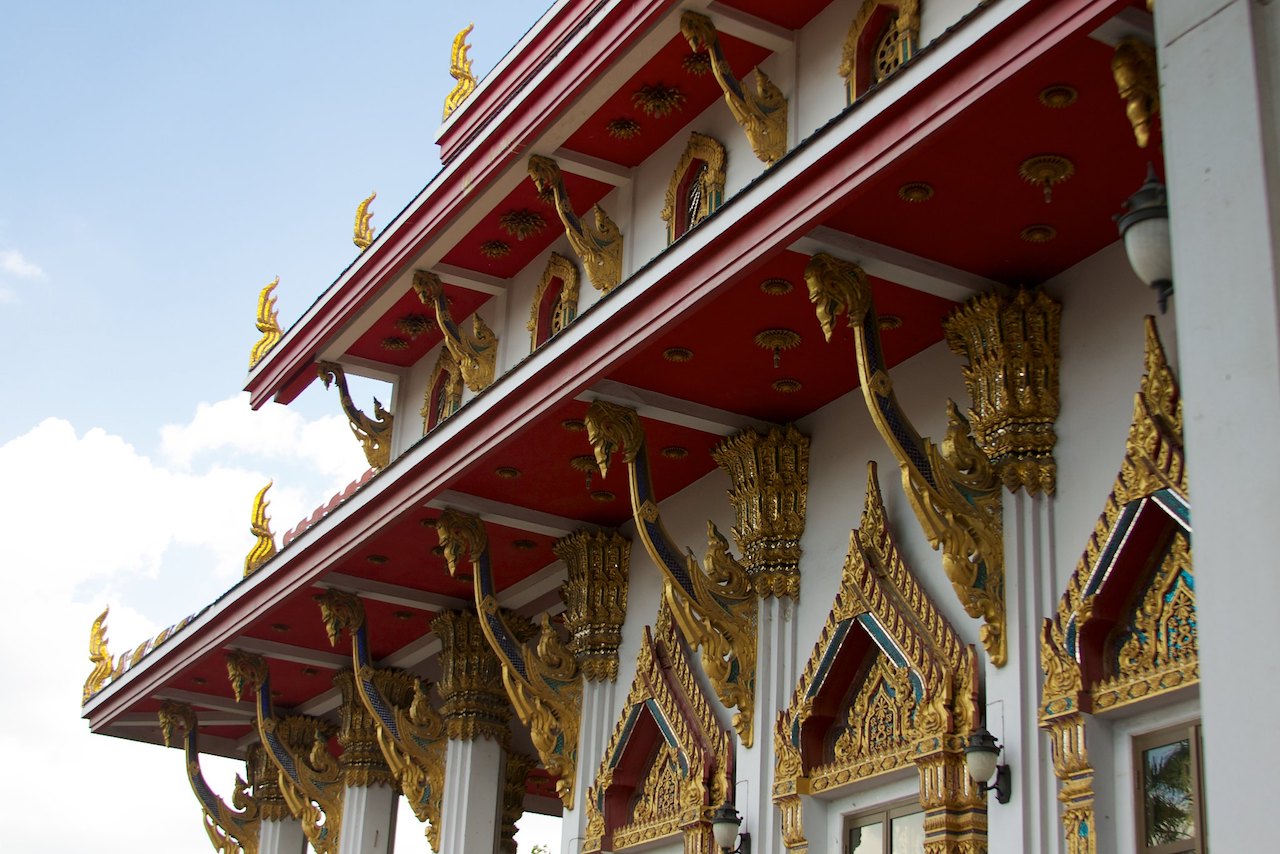 Architectural detail at Wat Samphanthawong in Bangkok