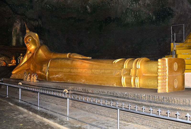 Wat Suwannakuha in Phang Nga