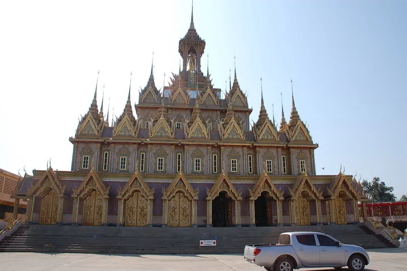 Wat Tha Sung วัดจันทราราม (วัดท่าซุง) also known as Wat Chantharam in Uthai Thani