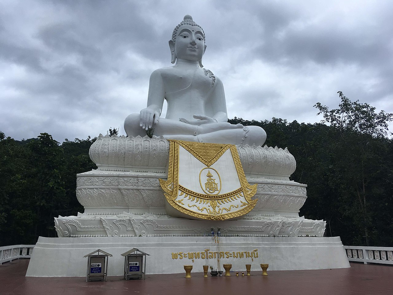 White Buddha statue at Wat Phra That Mae Yen in Pai, Thailand