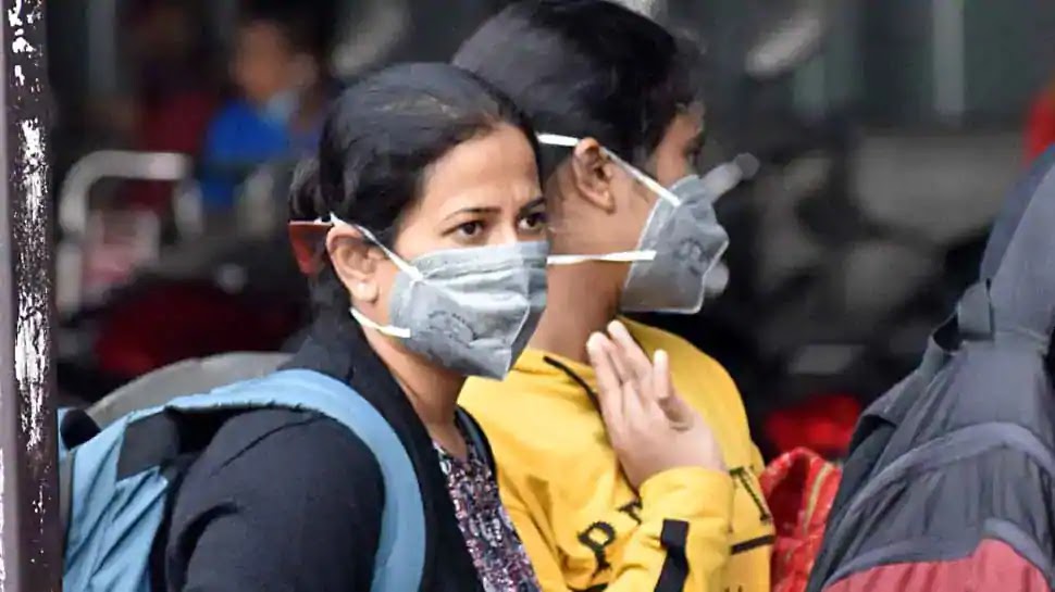 Indian women wearing masks during the COVID-19 outbreak