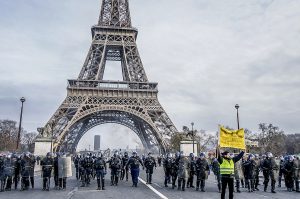Thousands of yellow vests (Gilets Jaunes) protests in Paris