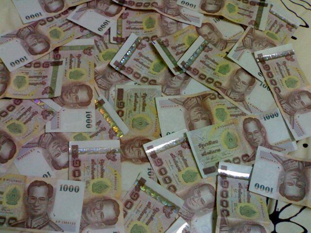 1000 baht bills