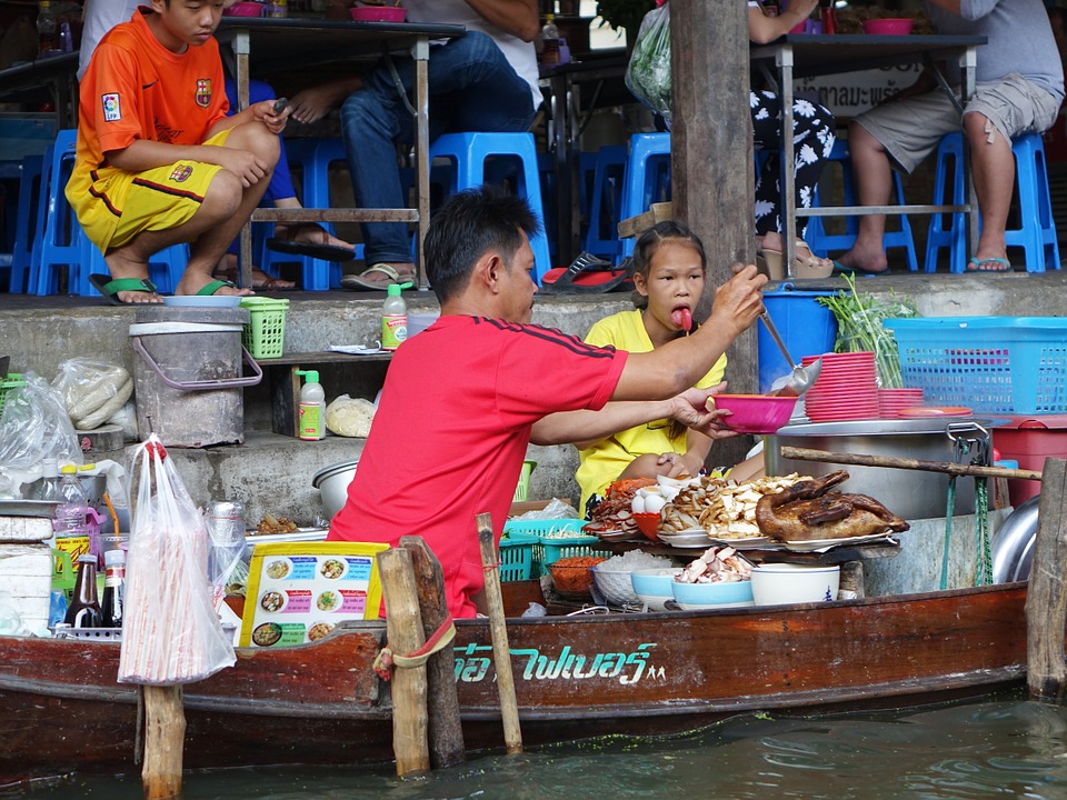Damnoen Saduak Floating Market in Thailand