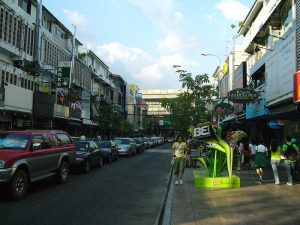 Image of a street (soi) near Siam Square in Bangkok