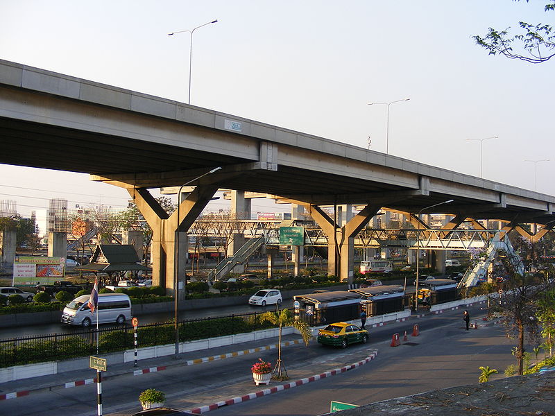 Road and elevated expressway in front of Don Mueang Airport, domestic terminal