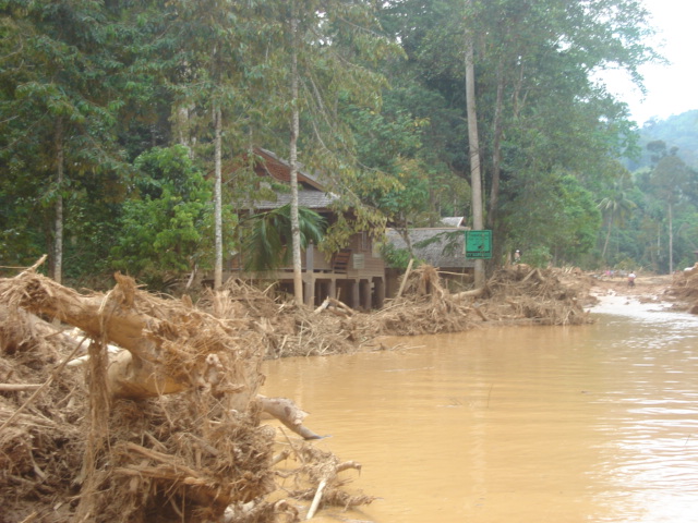 2006 floods in Laplae
