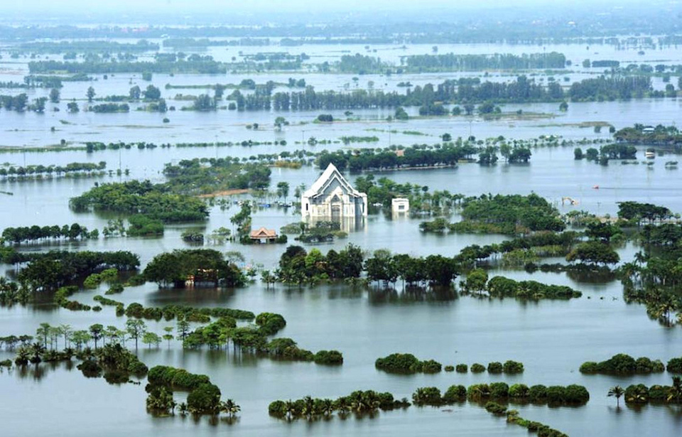 The Chao Phraya river flooding large area near Bangkok
